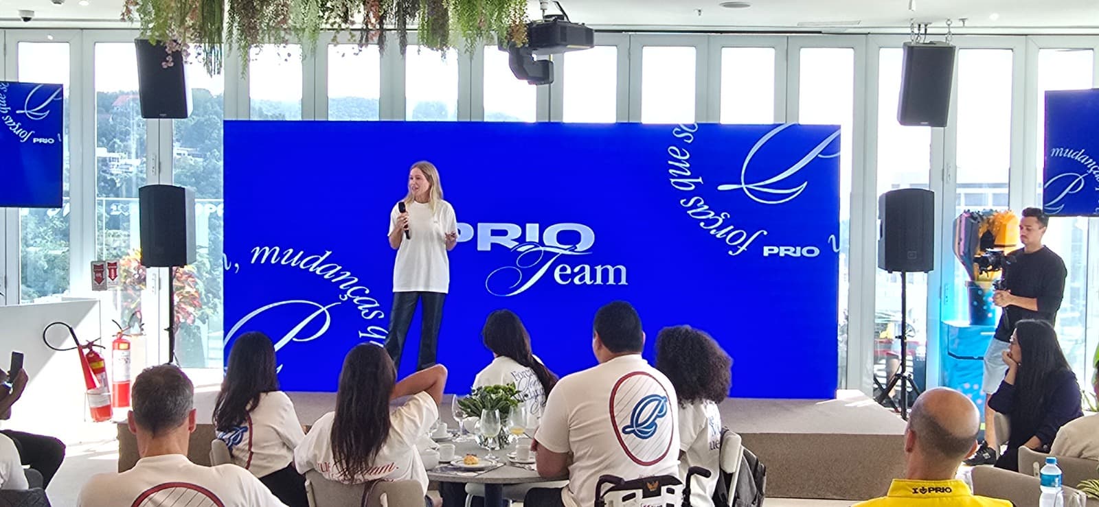 Locação de Painel de LED RJ: Como Eventos Corporativos de Alto Nível Transformam aExperiência da Audiência