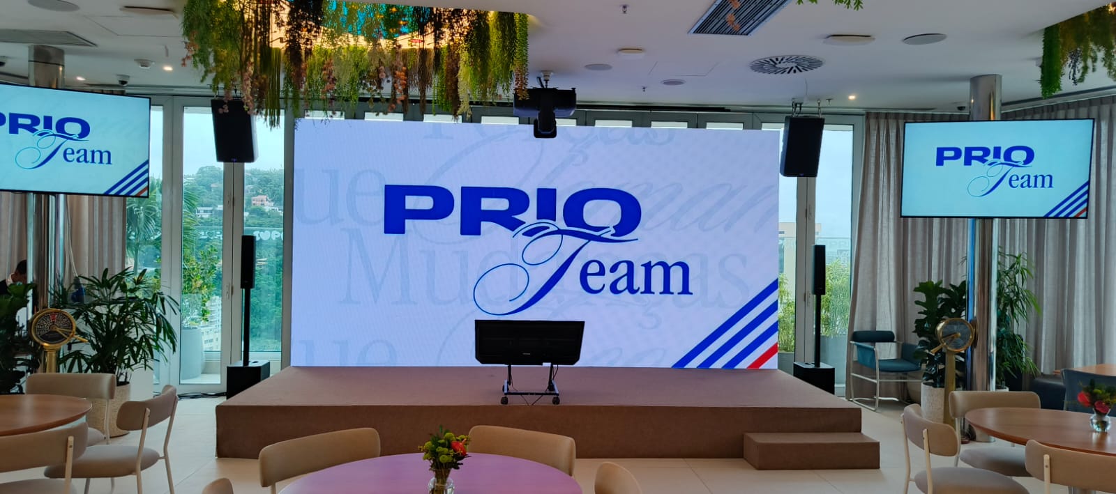 Painel de LED de em palestra corporativa da PRIO no Rio de Janeiro