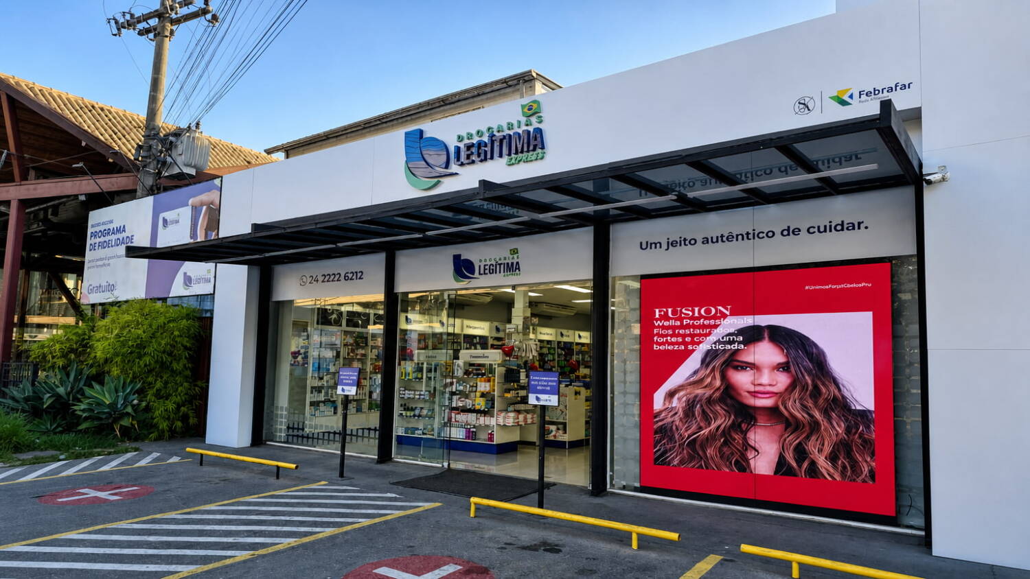 Painel De Led 2x2m instalação fixa em vitrine de Farmácia